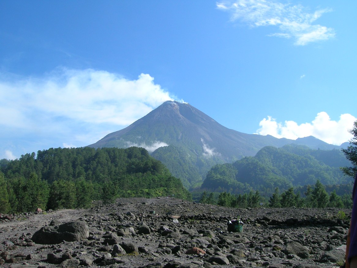 The Wonderful Tourism of Yogyakarta Mount  Merapi 