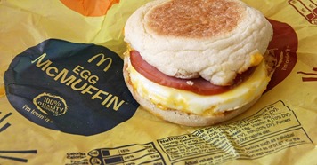 101993019-mcdonalds-egg-mcmuffin.1910x1000