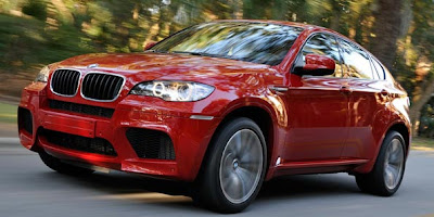 BMW lança os crossovers X5M e X6M no Salão do Automóvel de Nova York