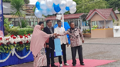 Pelepasan Balon ke Udara Meriahkan Peringatan Hari Guru Nasional Ke-77  di SMA Negeri 1 Bireuen