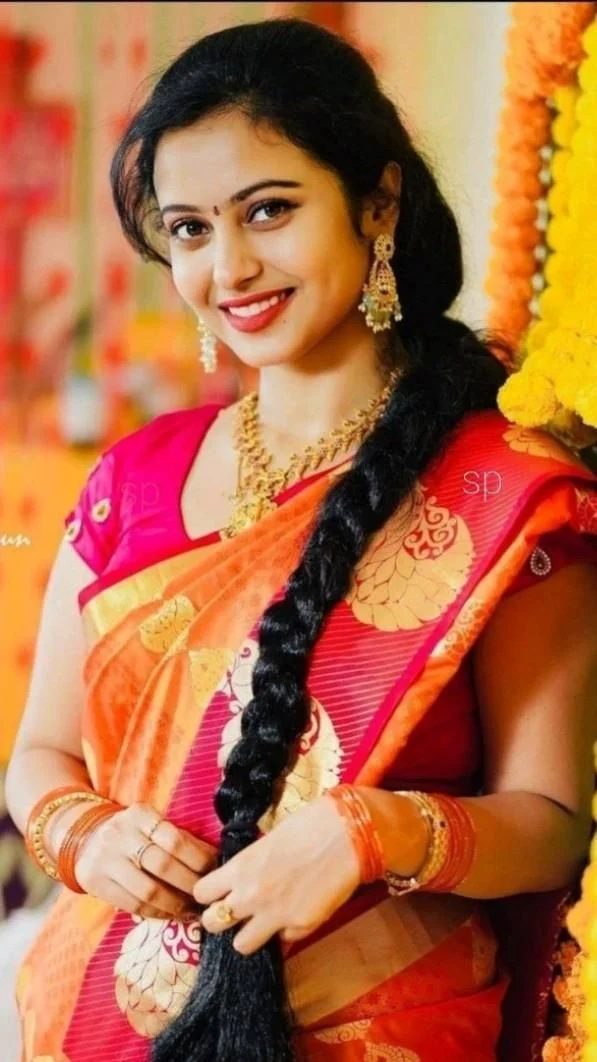 Today Beautiful Photos In Traditional Dress