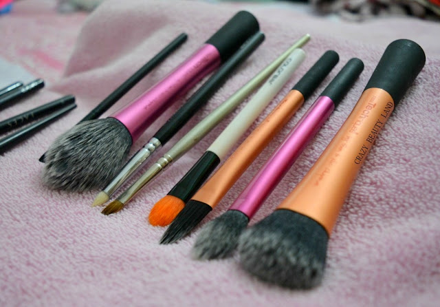 Deep Cleaning Makeup Tools the Right Way How to make your Beauty Blender spotless