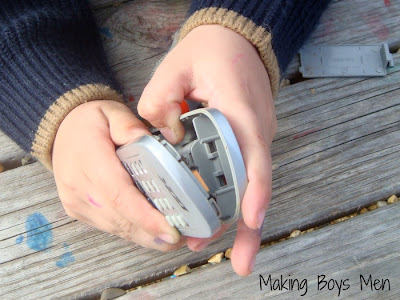 Tinkering, exploring how things work with kids from Making Boys Men