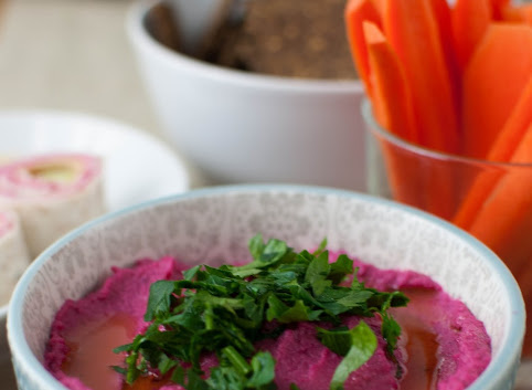 Hummus w wersji pink (z burakiem)