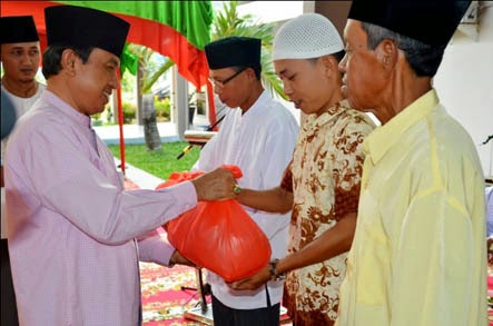 Bupati Inhil Minta Tenaga Kebersihan Benar-benar Bertugas