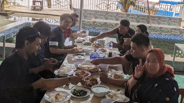 Makan tengah hari sedap di Sungai Mekong Vietnam