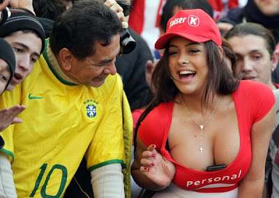 Fotos de Larissa Riquelme en la Copa America 2011