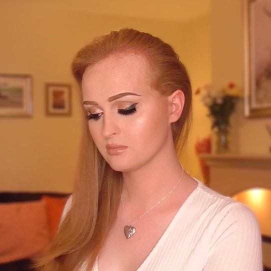 Nia Graham – Transgender Beauty Vlogger Instagram