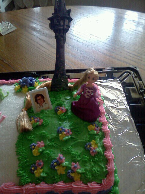 Our 10th cake This Tangled theme cake was made by Michelle S for Skye