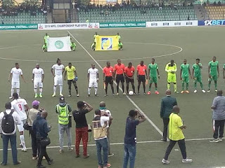  Kano Pillars fans disrupt the NPFL Super Six game in Agege stadium