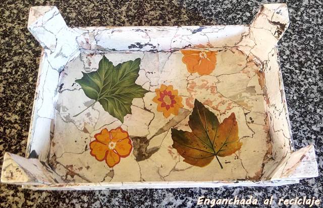 Bandeja imitación piedra decorada con decoupage - foto 3