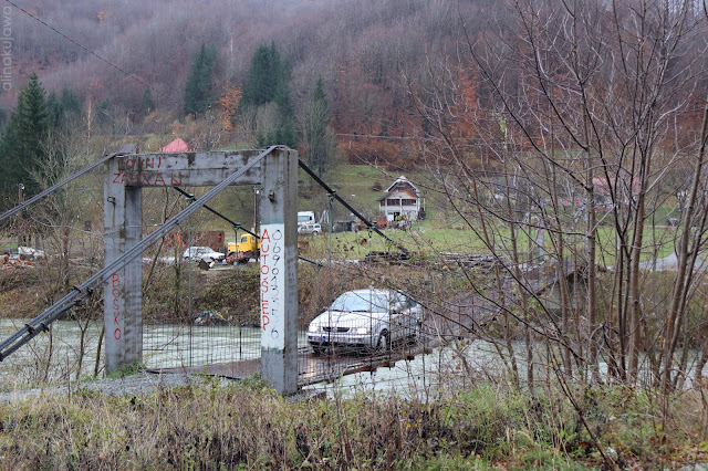 Czarnogóra - wzdłuż rzeki Tary