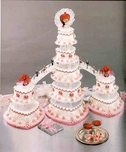 fountain wedding cakes fuschia