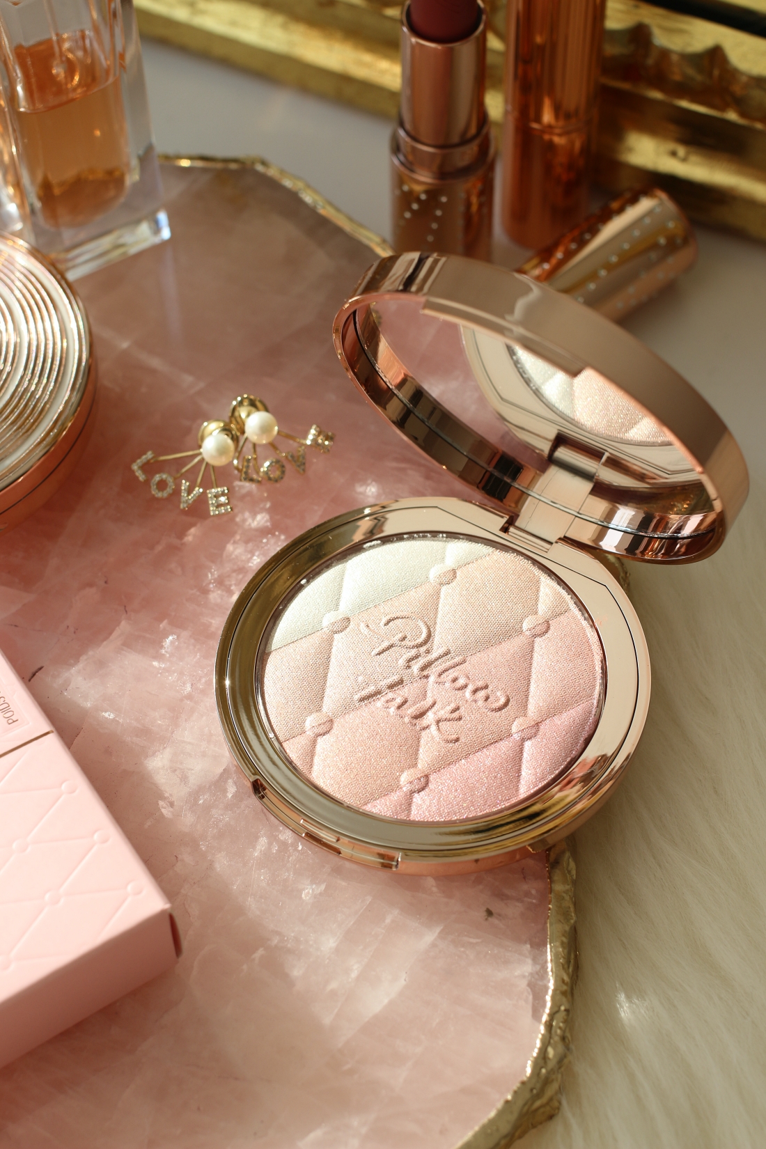 Charlotte Tilbury Pillow Talk Multi-Glow in Romance Light