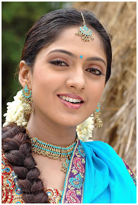 sheela latest hot exposing stills~www.telugubhamalu.blogspot.com