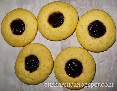 Grape jam Button Cookies  (2)