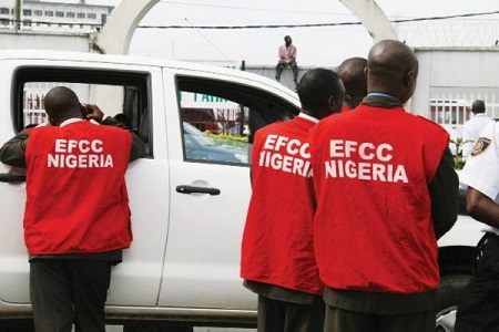 Shocker!!! EFCC Arrests its Own Driver and Two Others for Fraud...See Details