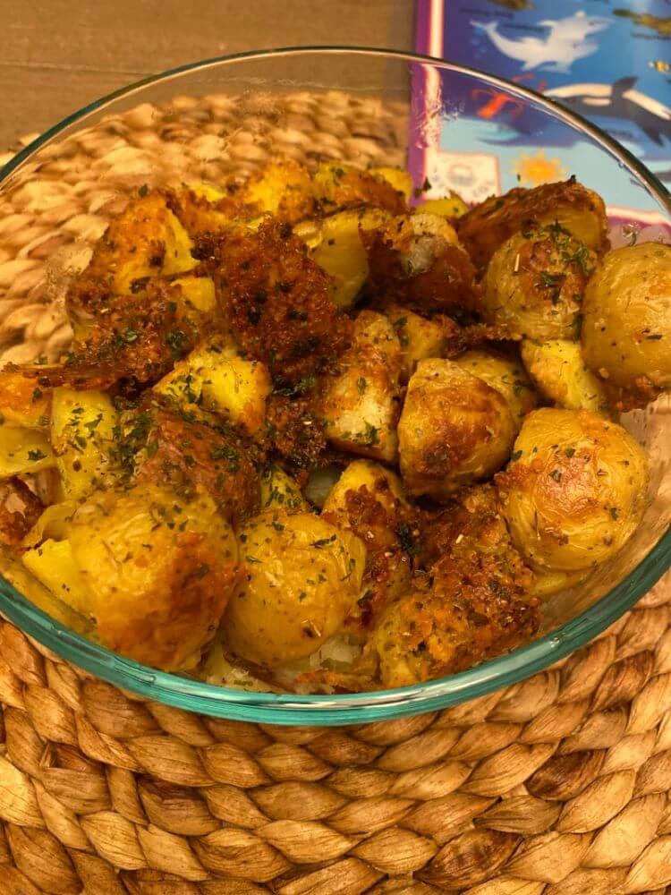 Air Fryer Garlic Parmesan Roasted Potatoes