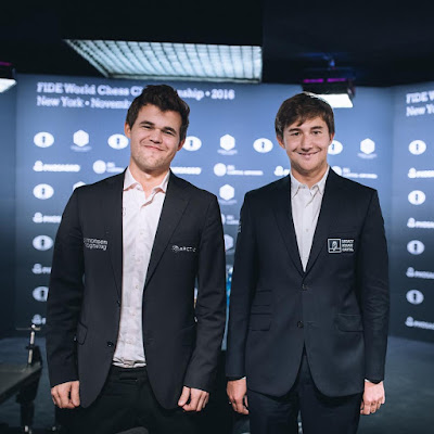 Carlsen y Karjakin. Foto Max Avdeev for World Chess by Agon Limited