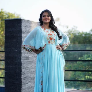 Actress Ramya Nambeesan Cute Photos Gallery