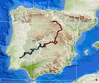 A azul, é possível ver o trajeto de Khan até Portugal, e o do seu irmão Kentaro a vermelho. Fotografia © Iberlince