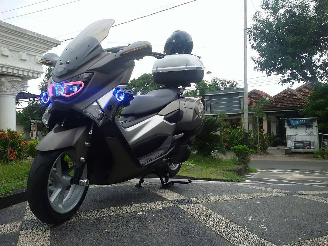  Yamaha  Nmax Touring  Dengan desain terbaru 