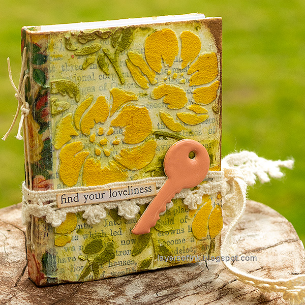 Layers of ink - Tiny Flower Book DIY Tutorial by Anna-Karin Evaldsson.