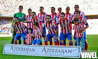 CLUB ATLÉTICO DE MADRID - Madrid, España - Temporada 2012-13 - Courtois, Insúa, Gabi, Adrián, Miranda y Godin; Arda Turan, Juanfran, Falcao, Koke y Tiago - ATLÉTICO DE MADRID 1 (Falcao), F. C. BARCELONA 2 (Alexis Sánchez y Gabi (p.p.)) - 12/05/2013 - Liga de 1ª División, jornada 35 - Madrid, estadio Vicente Calderón - El At. Madrid, entrenado por Diego Pablo Simeone, se clasifica 3º en la Liga