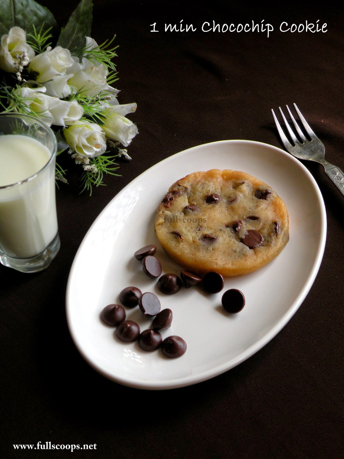 1 min Eggless Chocolate Chip Cookie