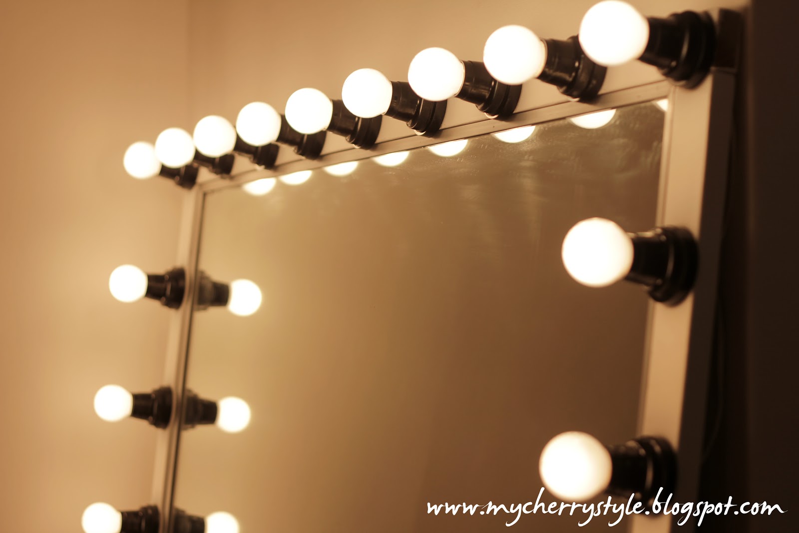 Vanity mirror with lights hollywood