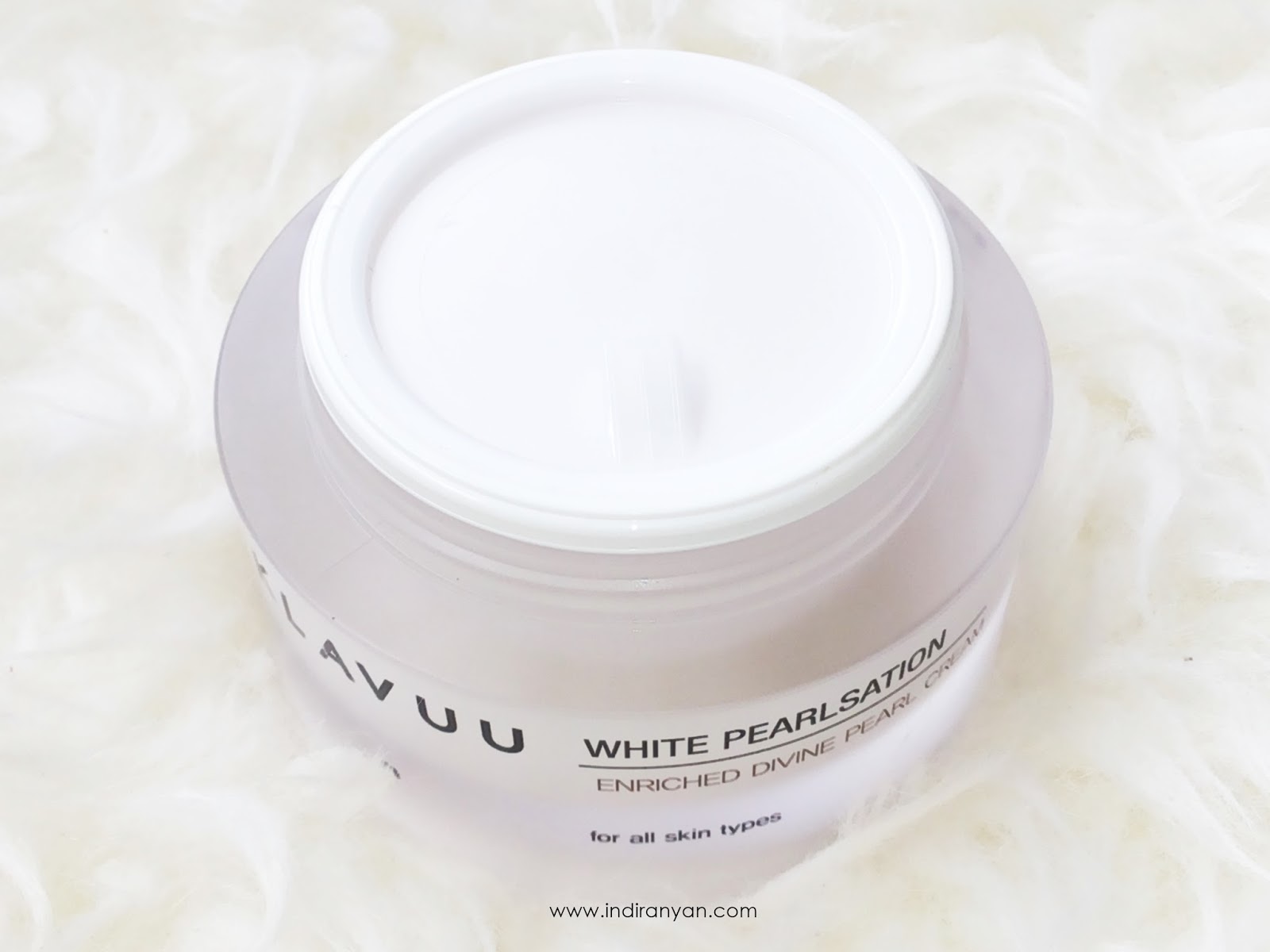 review-klavuu-white-pearlsation-enriched-divine-pearl-cream