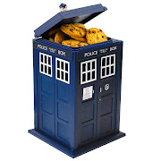 TARDIS Cookie Jar . . . want!