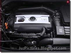 2009_Skoda_Superb-Engine