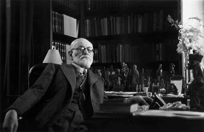 Sigmund Freud: un charlatan, un chamane, un praticien, un philosophe?