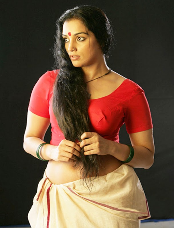 Swetha Menon Hottest Pics