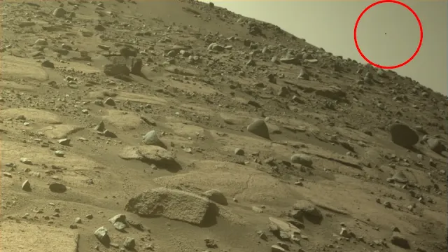 Real UFO 3 day's ago on Mars by NASA's Rover Sol 711 - 19th Feb 2023.