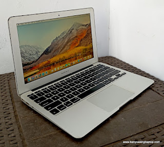 MacBook Air, 11 - Inchi , Mid 2011 ( Core i5 1,6GHz ) Bekas di Banyuwangi