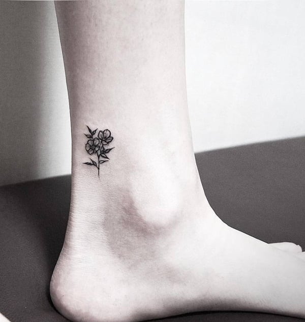 64 lindas mini tatuagens femininas