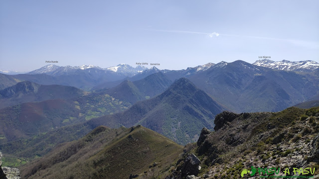 Vista hacia la zona de Ubiña desde el Vaxinas