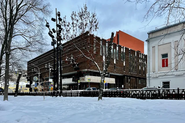 Тверской бульвар, Московский Художественный академический театр (МХАТ) имени М. Горького