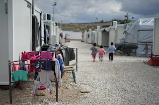 بحث وموضوع تعبير عن اللجوء واللاجئين بالمراجع