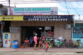 people and bicycles in Santiago de Puriscal