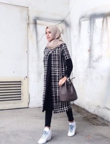 Cardigan Panjang Semata Kaki Dan Semata Kaki Yang Sedang Trend Terbaru