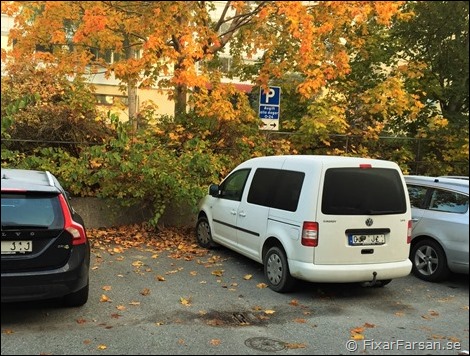 Parkering-Lagom-Avstånd-Mellan-Bilar