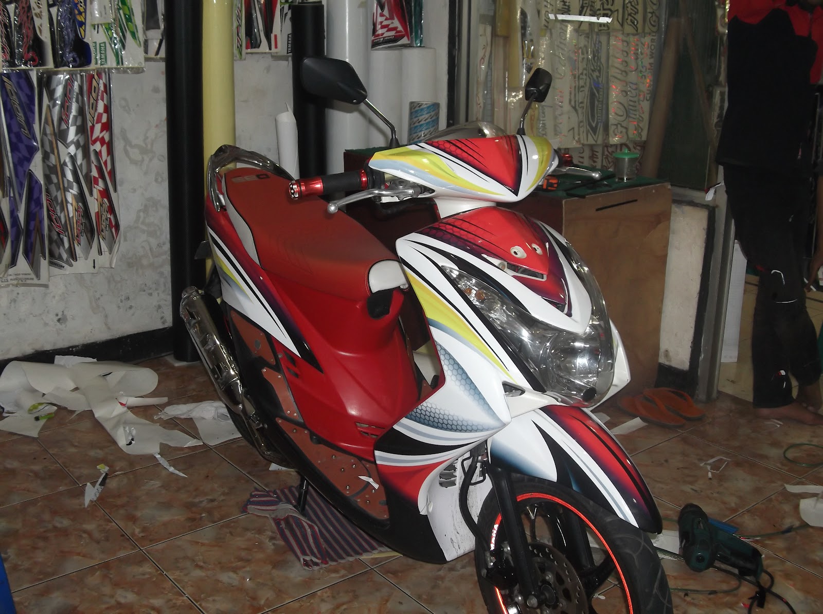 Koleksi 81 Modifikasi Motor Mio Cutting Sticker Terkeren Dinding Motor