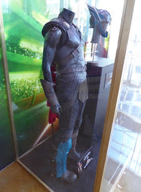 Chris Hemsworth Thor Ragnarok film costume