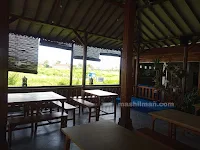 9. Cafe & Resto de Joglo Krajan, Kaliwates