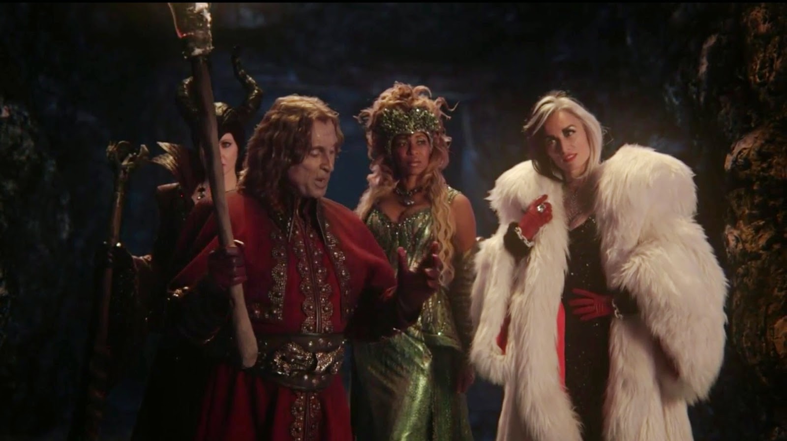 review_once-upon-time_s04e12_darkness-of-the-edge-of-town_queens-of-darkness_rumpelstiltskin