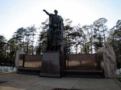 Monument to Illinois Fallen