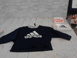 中古品　子供服　100㎝　adidas　ブラック　長袖トップス　598円